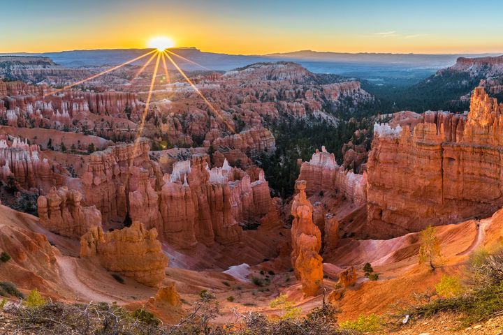 布萊斯峽谷國家公園以稱為「巫毒」Hoodoos 的石塔景觀著稱。　圖：shutterstock／來源 