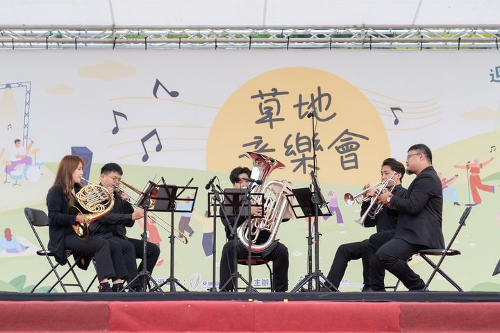 帶上朋友、野餐墊,一起在霧峰草地聽音樂。 圖:參山國家風景區管理處/提供