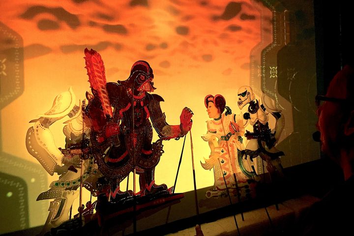 ▲創新手法結合傳統皮影與現代多媒體。　圖：馬來西亞觀光局／提供