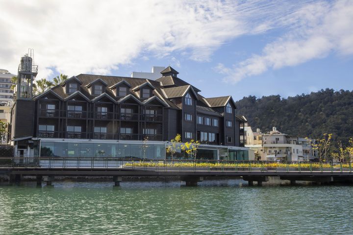 力麗觀光線上旅展登場，主打「一券多用、雙城暢遊」，購買7張聯合住宿券即贈1張住宿贈品券，優惠期間限定。　圖：力麗觀光／提供