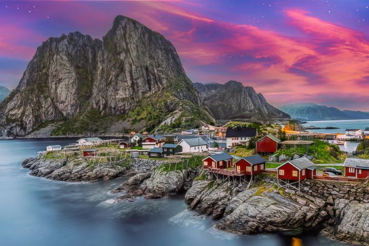 ▲羅浮敦群島以豐富漁業、壯麗景觀，美麗小漁村成為挪威十大必訪名景之一。　圖：shutterstock／來源