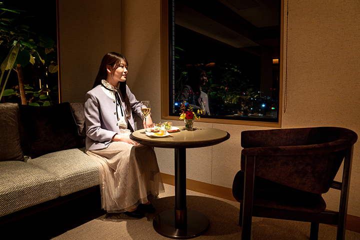 ▲31樓高的日航貴賓室可欣賞大阪市區夜景。　圖：大阪日航飯店／來源