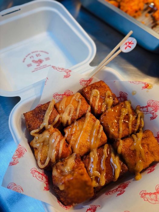 ▲被 BLACKPINK 成員 Lisa 翻牌的「炸記」，也來現場開炸。　圖：高雄市政府觀光局／提供