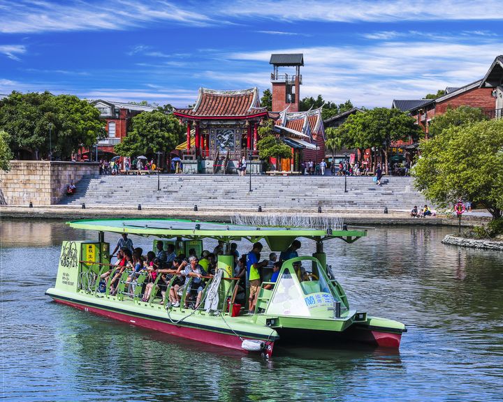 ▲「冬山河水上巴士」透過親近大自然的遊程，讓遊客理解河岸保育與永續的重要性。　圖：宜蘭縣政府（攝影：林育德）／提供