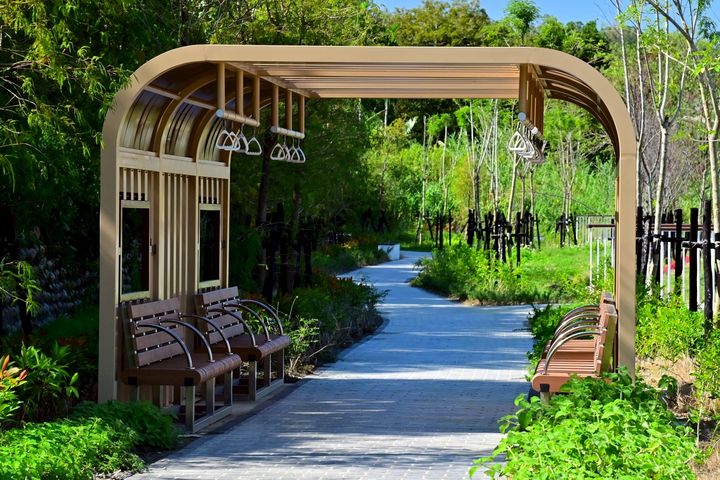 ▲后里泰安周邊景觀設施改善工程－火車造型休憩花架。　圖：台中市政府觀光旅遊局／提供