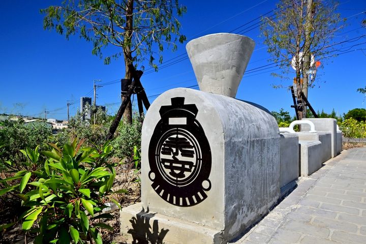 ▲后里泰安周邊景觀設施改善工程－火車造型休憩座椅。　圖：台中市政府觀光旅遊局／提供