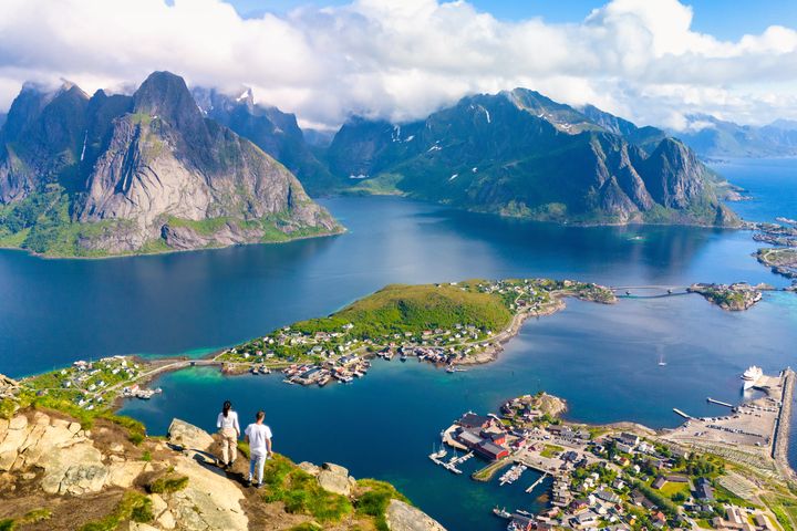 ▲羅浮敦群島知名健行步道，徒步攀登雷訥布林根山步道。　圖：shutterstock／來源