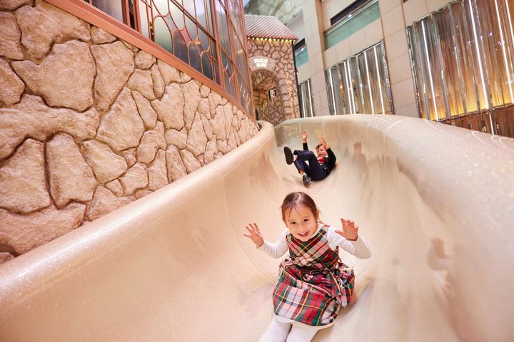 ▲小朋友可在星光滑梯體驗8公尺蜿蜒速降。　圖：Media OutReach Newswire／提供