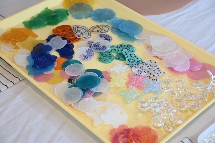 ▲螺鈿成品質感精緻、帶有韓國味，兼具實用與藝術感，是旅客最喜歡帶回家的DIY伴手禮之一。　記者-張偉浩／攝