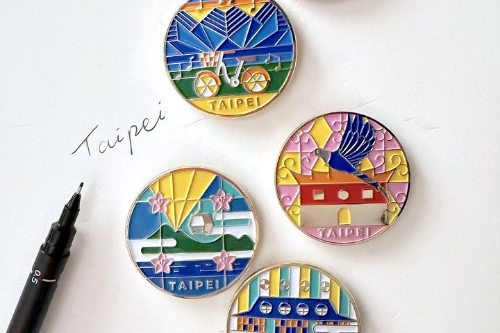 臺北城市紀念品「台北窗花磁鐵」全系列共5款，以臺北街巷常見的窗花圖形並融入城市地標與文化風景。　圖：臺北市政府觀光傳播局／提供 