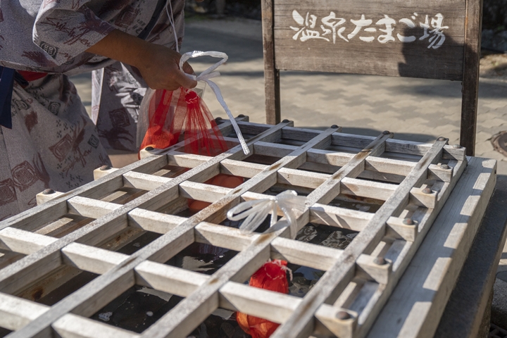 ▲DIY 溫泉蛋體驗每人300日圓，雞蛋為每顆50日圓。　圖：兵庫縣／提供