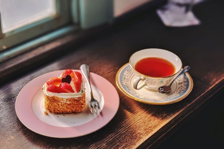 ▲1923年建成的「青色理髮館」建築現在變身成為復古咖啡廳。　圖：長崎縣觀光聯盟／提供