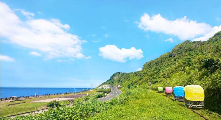 ▲深澳鐵道自行車依山傍海。　圖：臺北市政府觀光傳播局／提供
