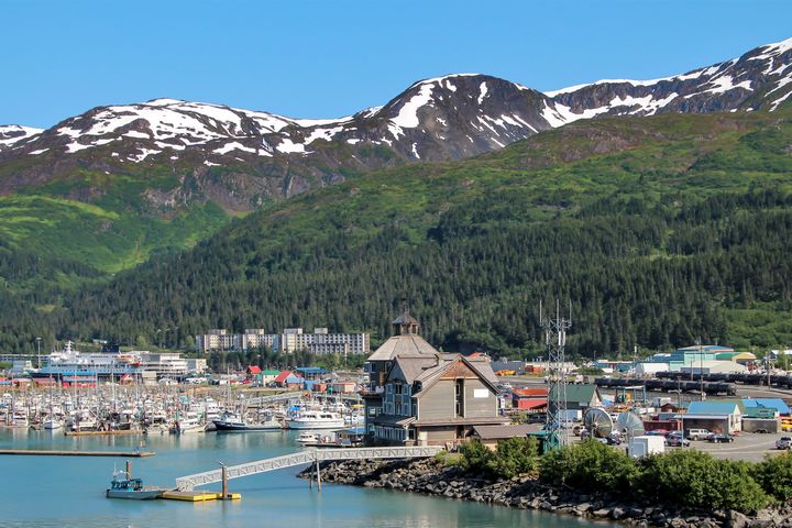 ▲威廉王子灣環繞著阿拉斯加惠提爾。　圖：shutterstock／來源