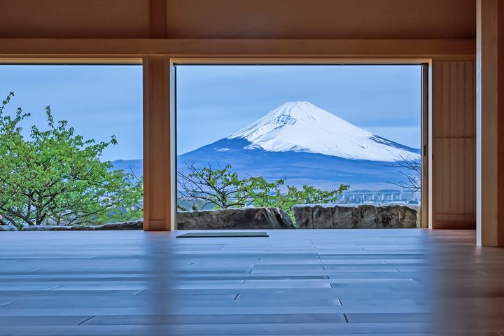 ▲「御殿場高原時之栖」憑藉壯闊園區與冬季光之祭典的夢幻景致榮登排行榜第二名。　圖：樂天旅遊／提供