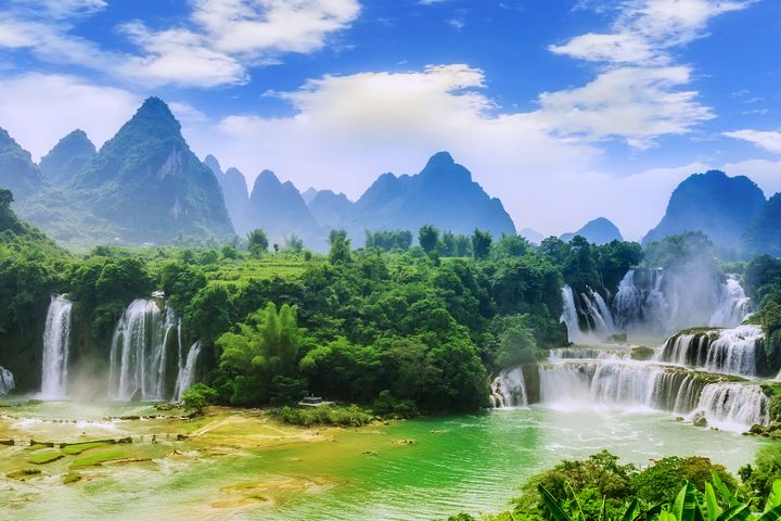 ▲廣西德天瀑布景區，一次領略瀑布、邊境風光與山水畫廊美景。　圖：shutterstock／來源