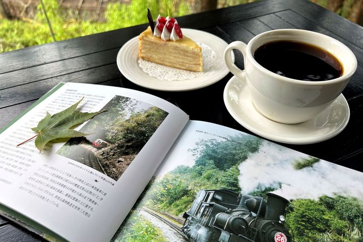 ▲農曆過年期間可到阿里山旅行，除欣賞山林美景，還能品味阿里山手沖咖啡與點心。　圖：阿里山賓館／提供