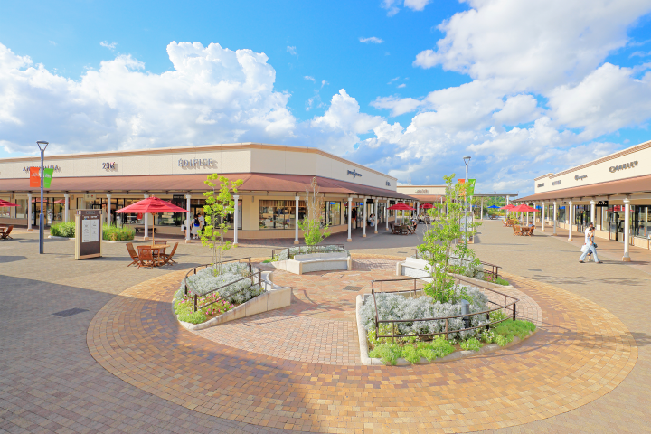 酒酒井 PREMIUM OUTLETS® 腹地寬廣，提供遊客舒適逛街空間。　圖：向日遊／提供