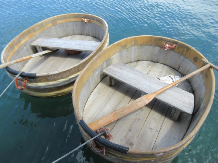 ▲據傳是洗衣桶改造而成的盆舟。　圖：Photo AC／來源