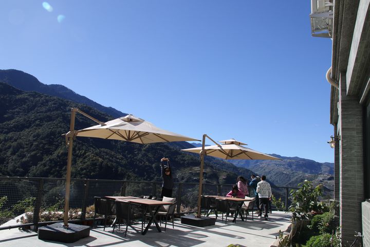 ▲環山民宿業者座落在視野極佳的山脊 。　圖：台中市政府觀光旅遊局 ／提供