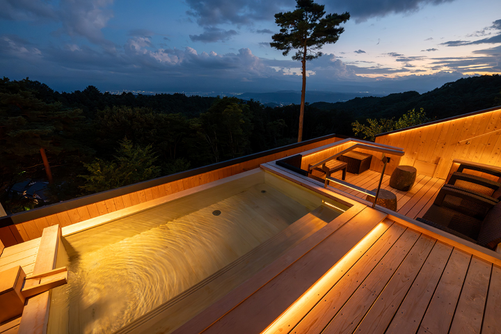 ▲露天浴場被自然景觀環繞。　圖：菱野温泉常盤館／提供