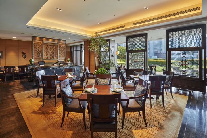 ▲Amber Palace 以琥珀色調與古風裝潢營造上海舊時場景。　圖：Palace Hotel Tokyo／提供