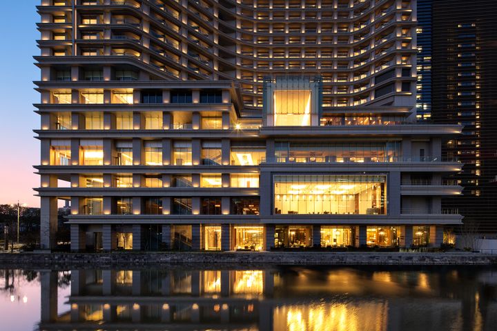 東京皇宮酒店緊鄰皇居外苑，擁有開闊的御苑與城市天際線景觀。　圖：Palace Hotel Tokyo／提供 