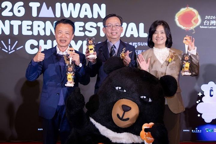 ▲嘉賓合影。（左起）嘉義縣長翁章梁、交通部次長林國顯、觀光署署長陳玉秀。　圖：交通部觀光署／提供