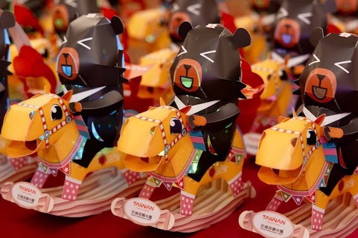 2026台灣燈會-小提燈「喔熊馬抵嘉」亮相。　圖：交通部觀光署／提供 