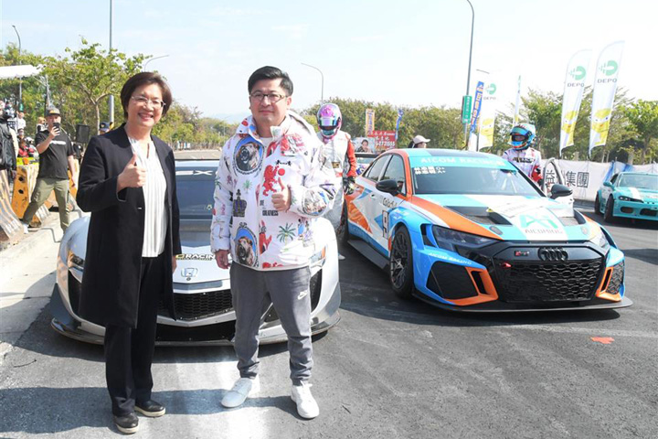 ▲彰化縣長王惠美與議長謝典霖歡迎大家來田中參觀「彰化國際賽車節」。　圖：彰化縣政府城市暨觀光發展處／提供