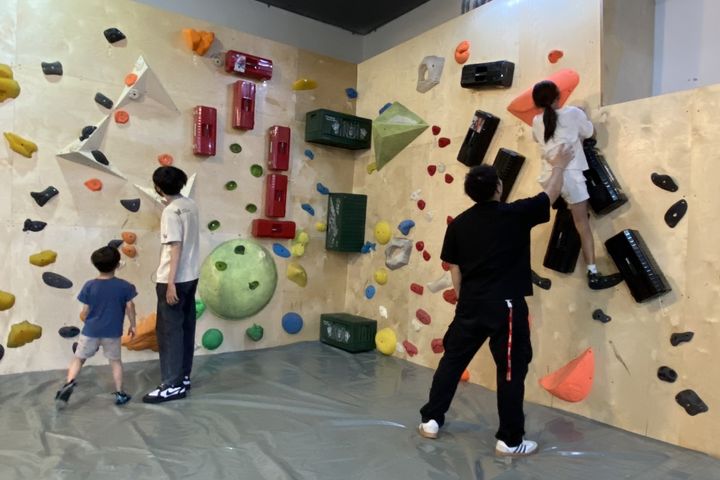 首度引進抱石攀岩運動，並推出1月快閃優惠。　圖：樹德半山夢工廠／提供