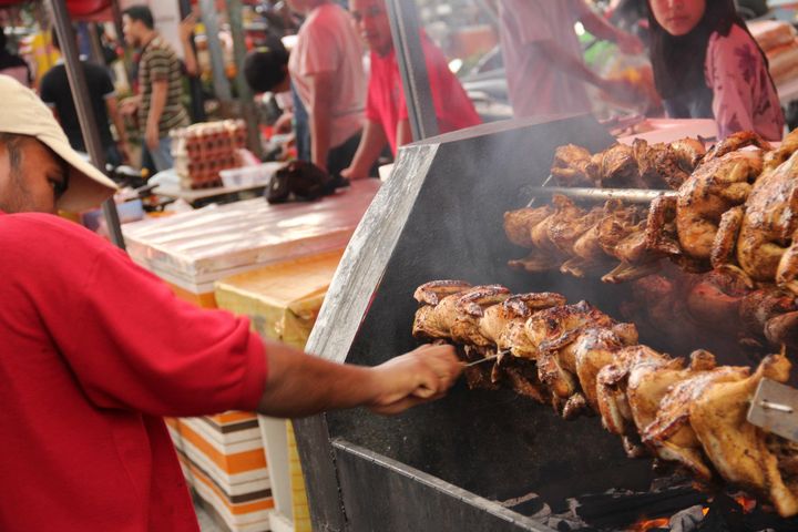 ▲齋戒月市集有許多限定美食。　圖：馬來西亞觀光局／來源