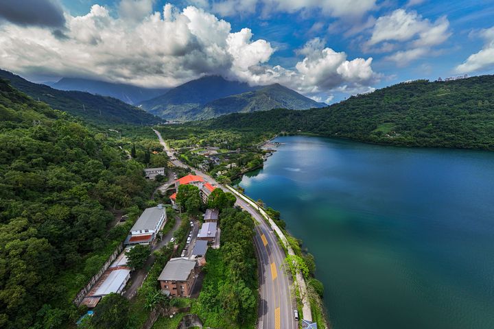利用疏運資訊，花蓮走春不塞車（圖為鯉魚潭風景）。　圖：花東縱谷國家風景區管理處／提供
