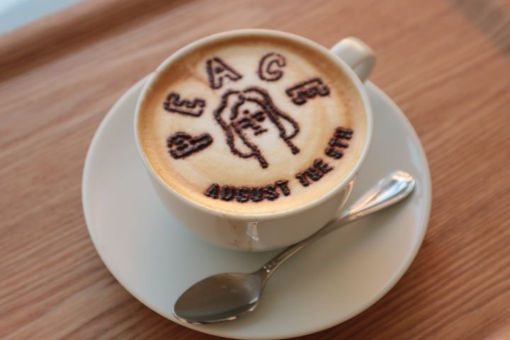 ▲「Peace Cafe ATTIC」原創拉花「祈念像拿鐵」頗受歡迎。　圖：長崎縣觀光聯盟／提供