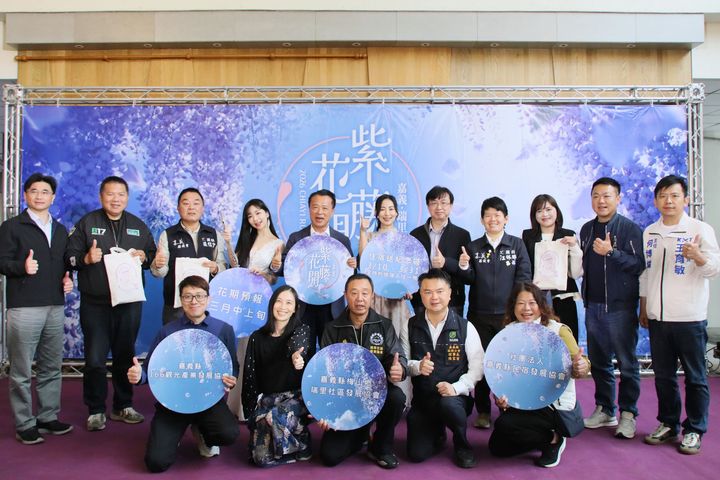 ▲賞燈順遊山城花海，感受春日限定的雙重旅遊魅力。　圖：嘉義縣文化觀光局／提供