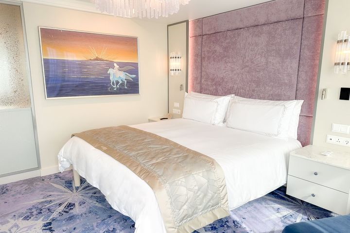 ▲「迪士尼探險號」每間艙房都有不同的主題布置，仔細觀察就能找到喜愛的卡通明星身影。　圖：可樂旅遊／提供