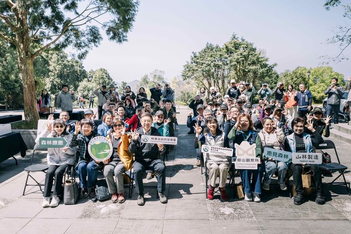 ▲「東眼山遊客中心ｘ山林製造開幕活動」與會貴賓大合照。　圖：林業保育署新竹分署／提供