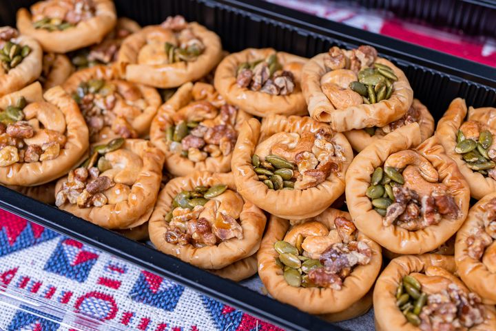 清真市集推出多國特色美食，歡迎前來品嚐，體驗開齋節獨有的美食文化。（資料照：2025臺北開齋節歡慶活動）。　圖：臺北市政府觀光傳播局／提供 