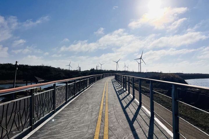 濱海自行車道欄杆更新。　圖：台中市政府觀光旅遊局／提供