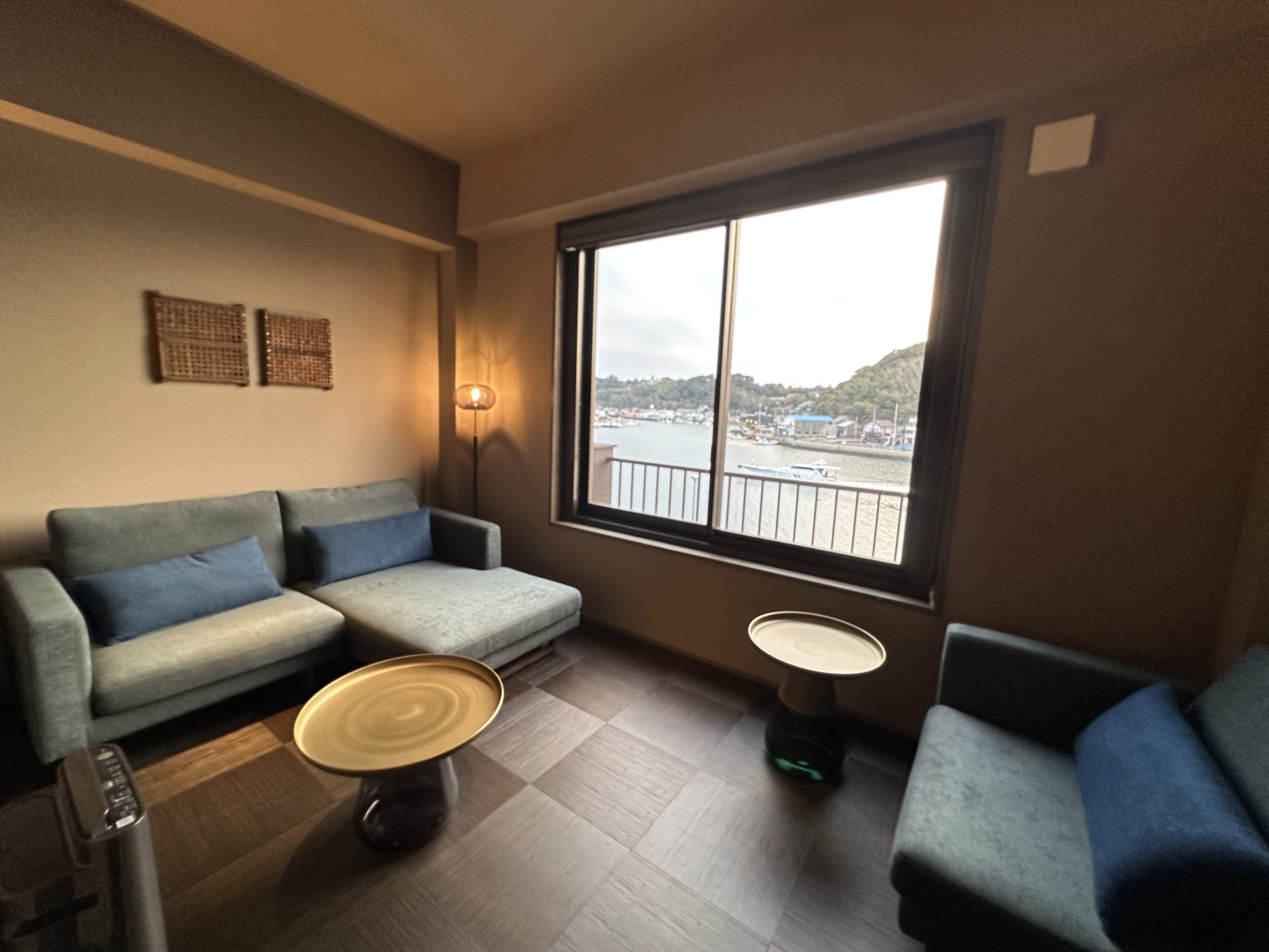 ▲中尾甚六HOTEL散落於呼子朝市街區，分為本館和三棟別邸。本館房間全部面海，可眺望呼子港美景。圖：蔡雅雯╱攝