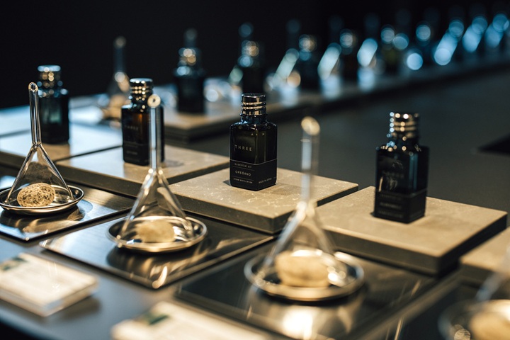 ▲THREE香氛蒸留所提供多樣化限定商品。圖：株式會社Amina Collection╱提供