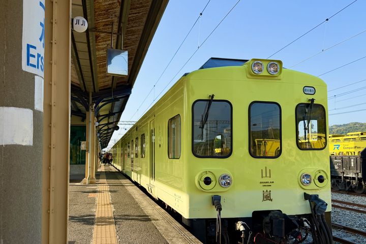 ▲「山嵐號」04/03首航，列車行經彰化二水與社頭車站，沿線美景交織，是中部鐵道觀光新亮點。　圖：參山國家風景區管理處／提供