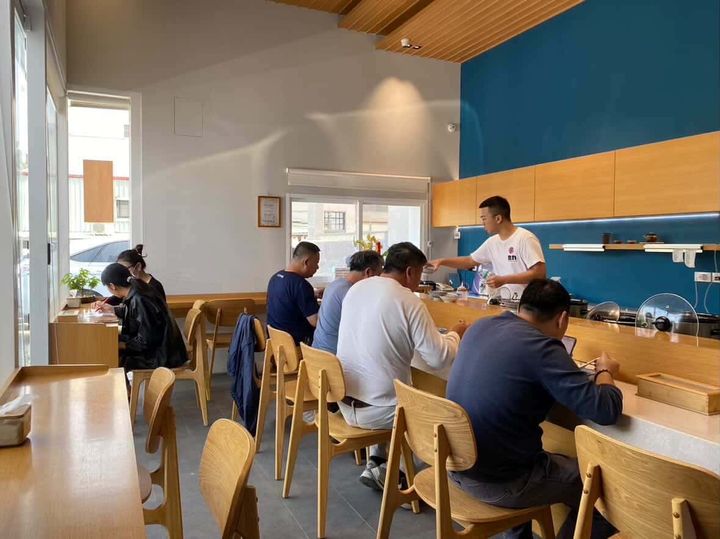 ▲「魯力 滷肉爌肉飯店」提供免下車的「爌肉飯得來速」服務。　圖：嘉義市觀光旅遊網（IG @luli43_3）／提供