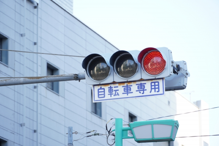  ▲騎乘時應多注意自行車專用號誌。　圖：PHOTO AC／來源