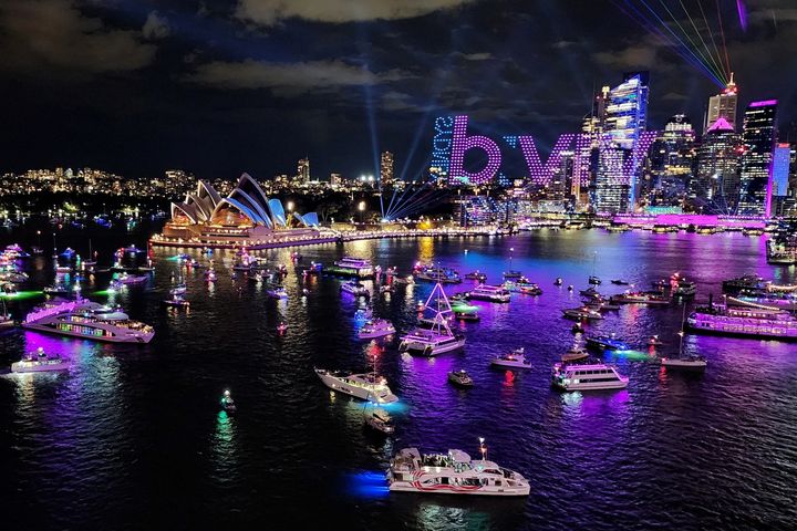 ▲繽紛雪梨燈光音樂節是澳洲規模最大的冬季盛事，將雪梨歌劇院、港灣大橋等著名地標變成華麗的燈光投影與藝術裝置畫布。　圖：shutterstock／來源
