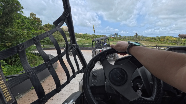 ▲「BUGGY VOLTAGE」可以體驗在叢林中越野車奔馳的快感。　記者-游琮玄／攝影