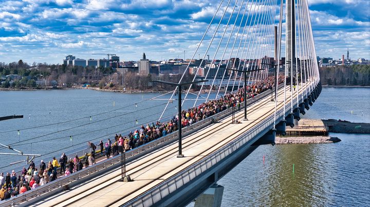 ▲「庫努武里橋」正式對外開放的週末，吸引了超過5萬名訪客。　圖：Helsinki Partners／提供