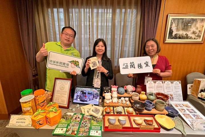 ▲交流會業者-頭城休閒農場、蘭陽窯。　記者-林秀美／攝