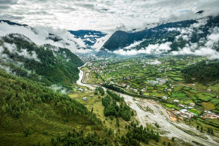 ▲不丹西部「哈阿谷」（Haa Valley），擁有著名的「白廟」和「黑廟」等古老寺院。　圖：不丹旅遊局／提供