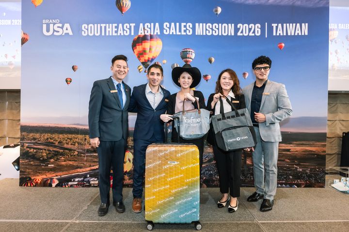 ▲美國國家旅遊局抽出百夫長旅行箱幸運得主。　圖：美國國家旅遊局／提供